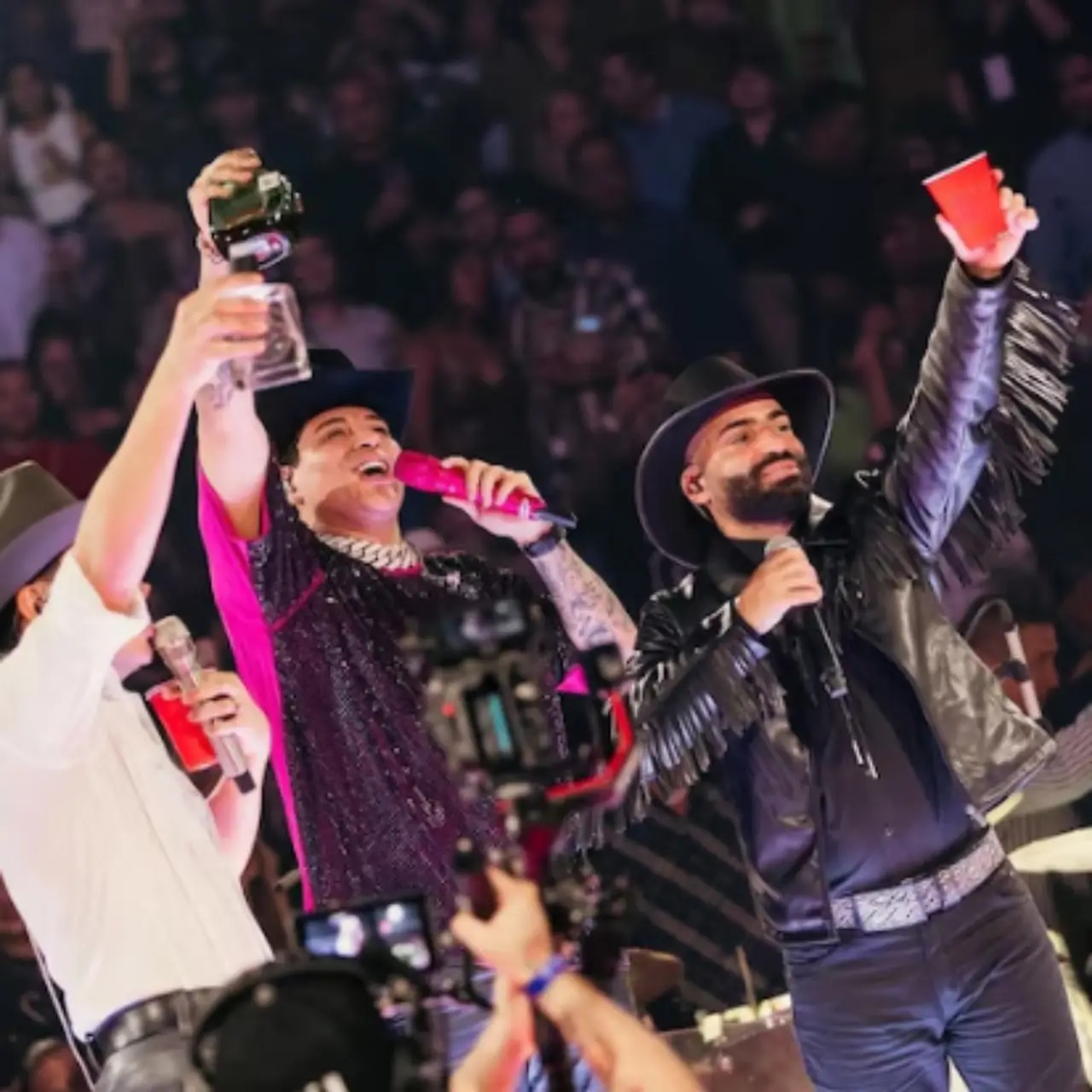 Grupo firme y Arcángel sorprenden con su nueva canción ‘Cuánto cuesta’